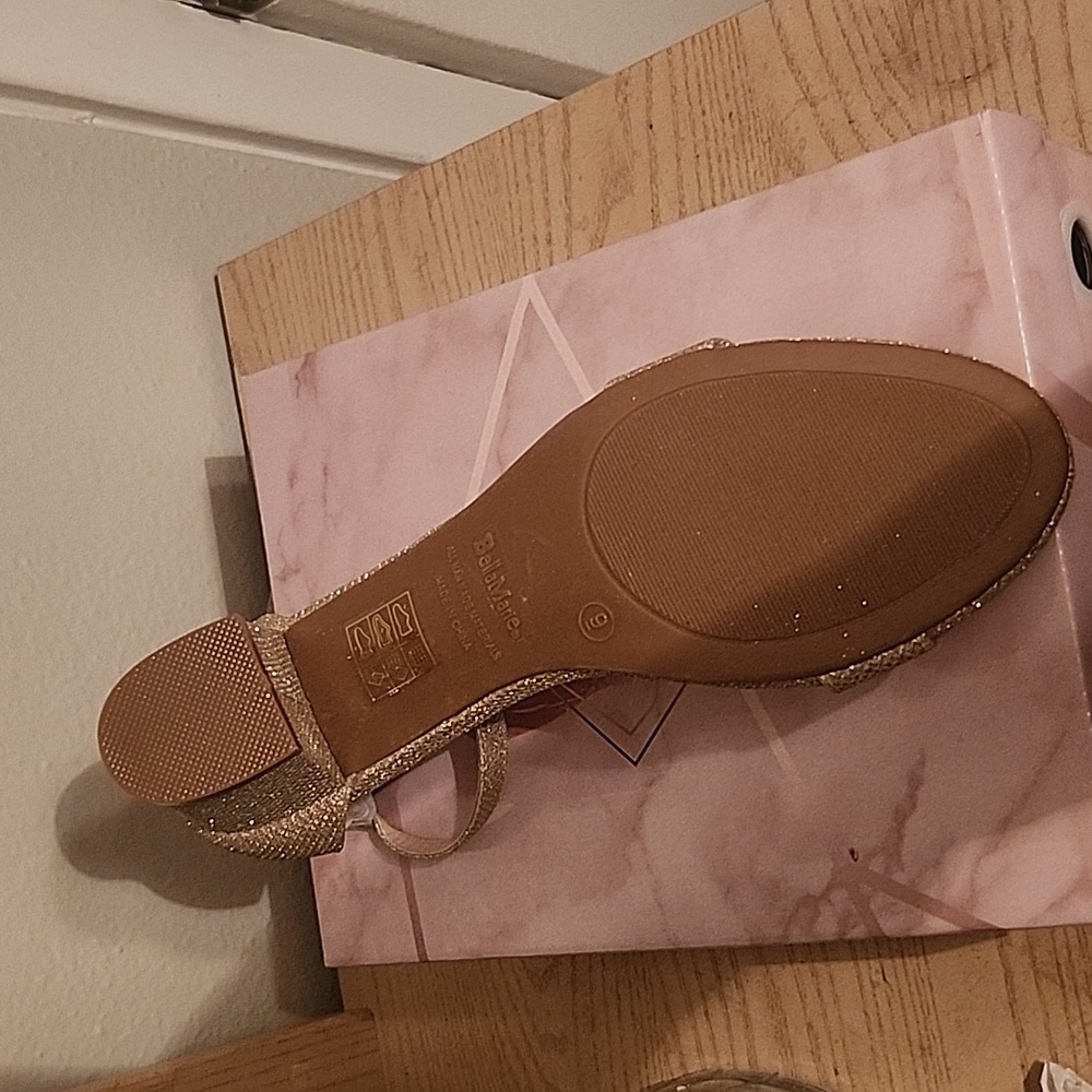Sandals - Picture 3 of 4